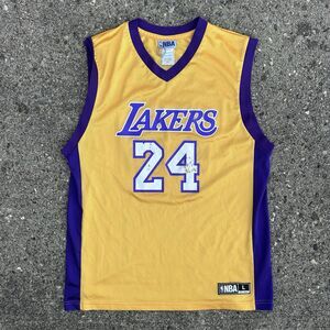 Kobe Bryant NBA Los Angeles Lakers Men’s Large Gold Jersey Y2K